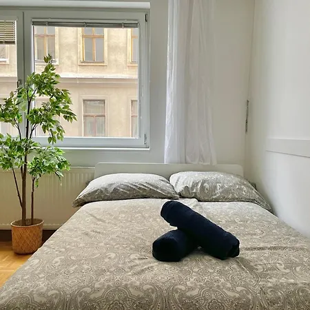 70M2 Comfy & Calm Apartment With Free Netflix Vienna Exterior photo